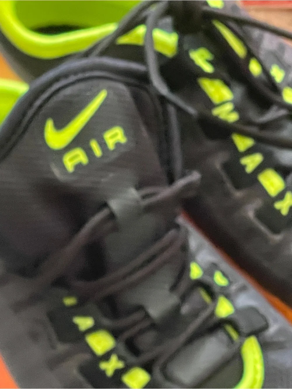 Nike Air Max Axis RF. Size 5Y.